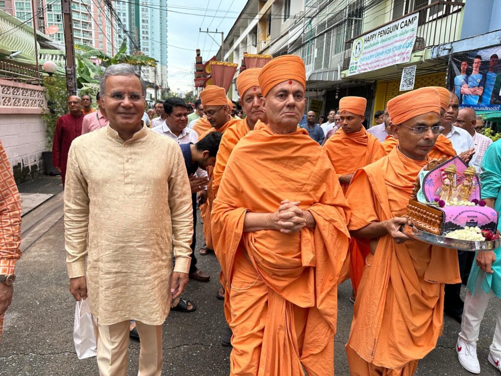 A Blessed Experience at the BAPS Shri Swaminarayan Temple 'Mandir Mahotsav' Celebration
